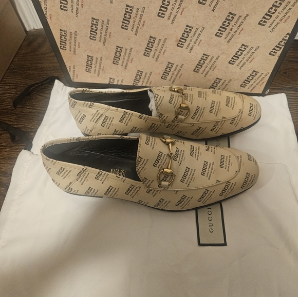 GUCCI Stamp Leather Horsebit LOAFERS Beige Gucci Size 10 - Picture 8 of 9